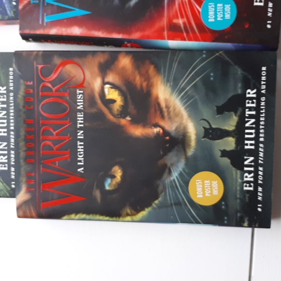 Warrior Cats  The Broken Code. 4 paperbacks and 2 hardcover - Picture 5 of 7